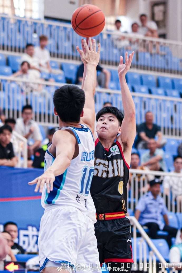 深圳马可波罗92-90险胜青岛,孙浩钦31分导演逆转好戏