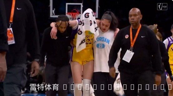 库里教妹布林克遭斯图尔特强力冲撞 肋骨疑受伤退场火花憾负自由人